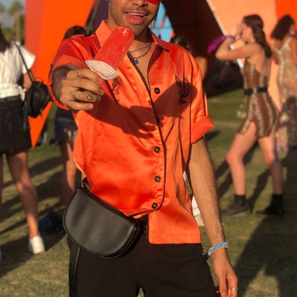 Orange silk button up with tiny black design - Picture 4 of 5